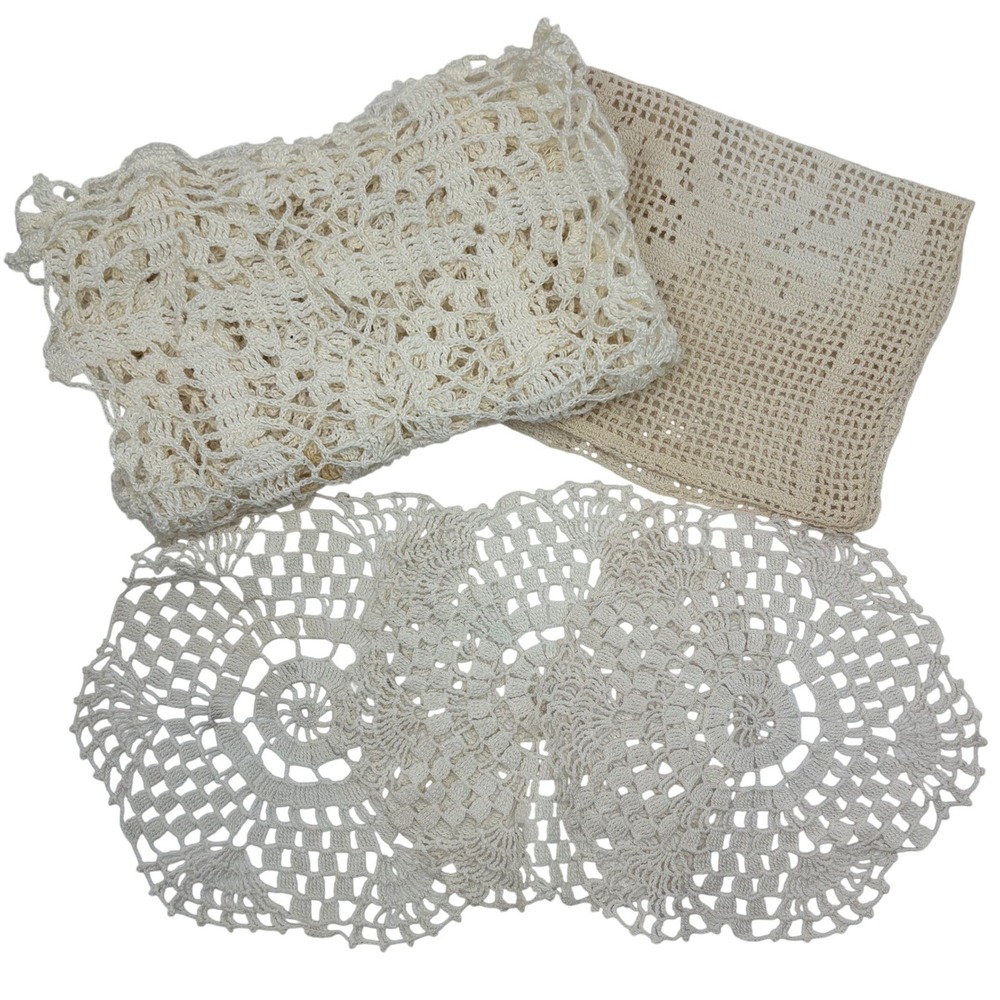 Vtg Handmade Crochet Lace Doily Lot 5pc Cottagecore Grandmacore Table Runner Set